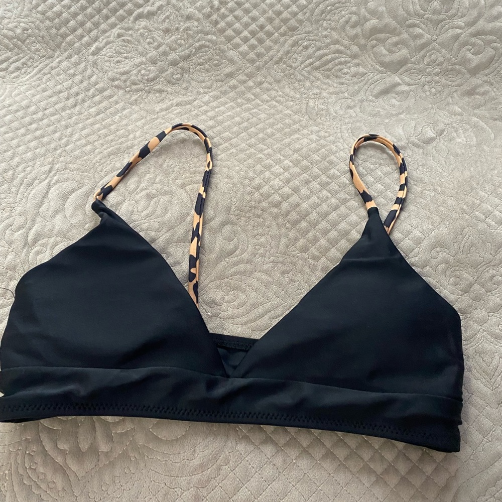 Black bikini top